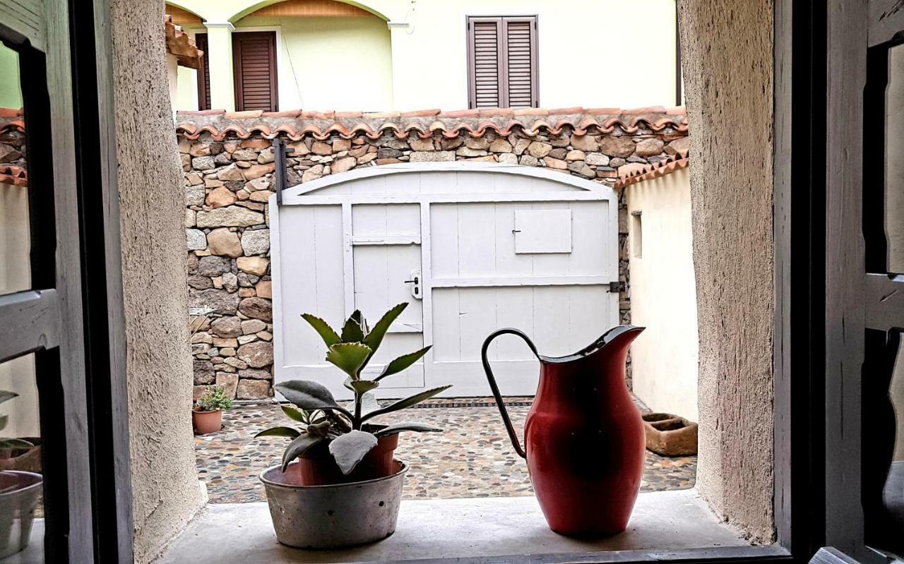 Apartamento Un Gioiello Nel Centro Storico Bari Sardo Exterior foto